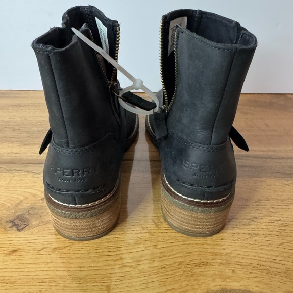 Sperry Women’s Black Leather Boots with Zipper, Size 7, Pristine Condition - Picture 2 of 8